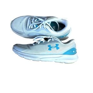 Under Armour women tennis.7.5/ gray and green.shoes anyone can wear to go faster